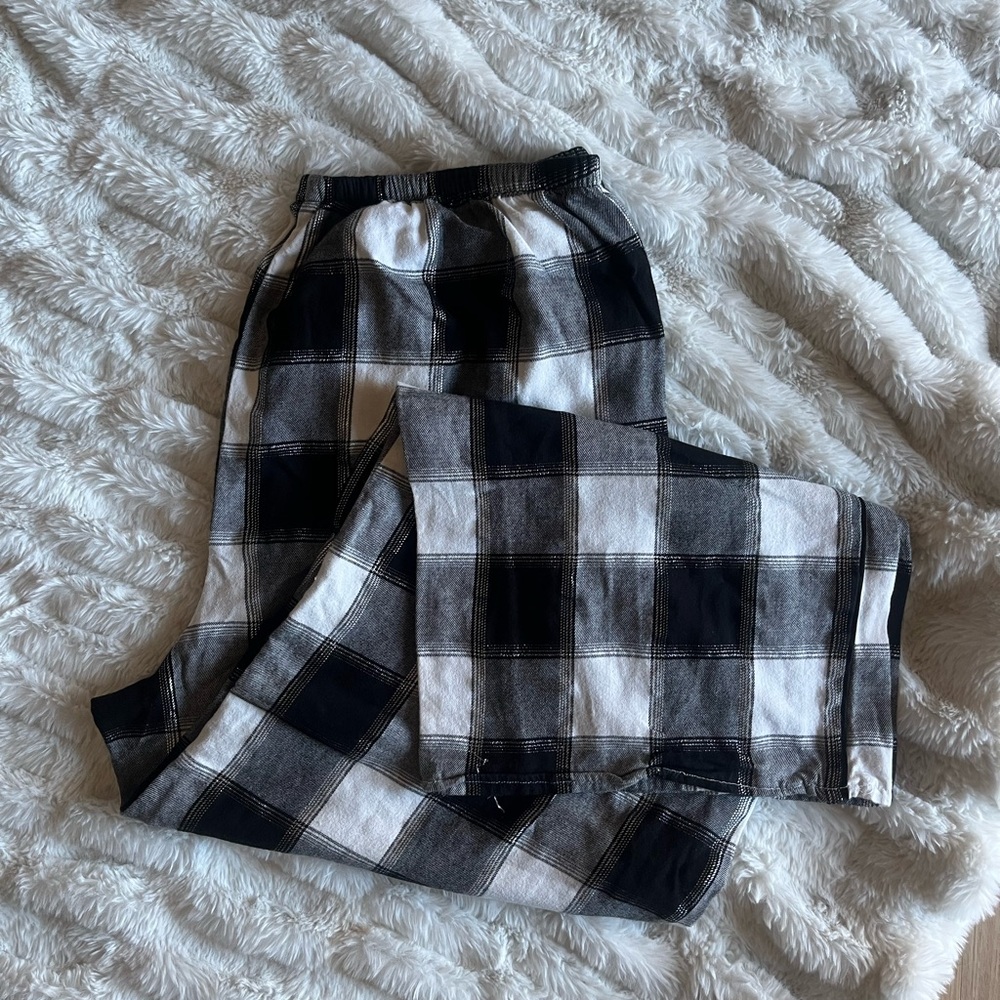 Victoria's Secret Black and White Plaid Pants
